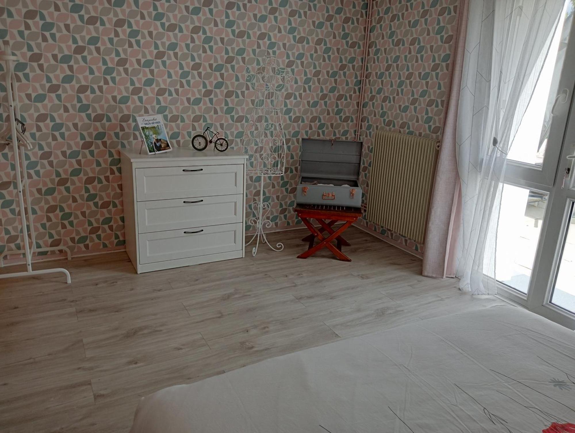 Apartament Chez Papinette, Proche Gare Et Centre, Pdj Compris Niort Zewnętrze zdjęcie